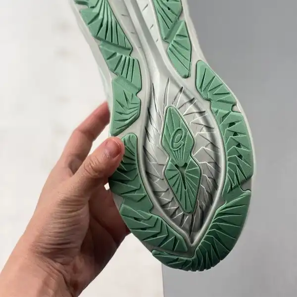 کفش پیاده روی مدل NOVABLAST 4P