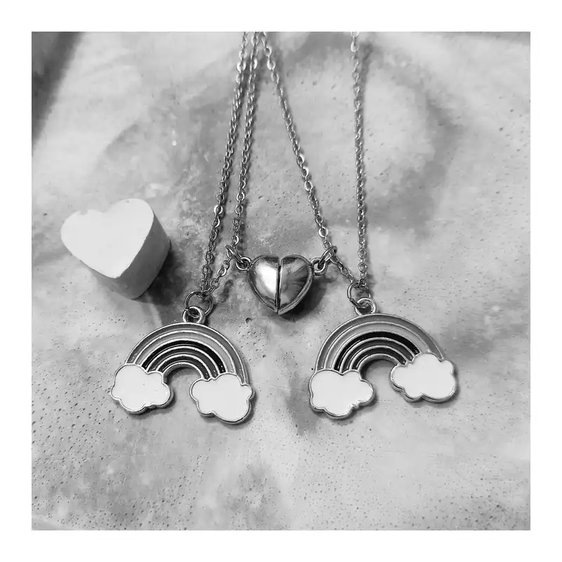 گردنبند زنانه مدل دوستی ابر رنگین و قلب مگنتی بسته 2 عددی