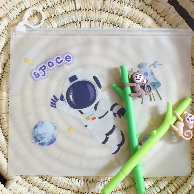 پوشه مدل زیپ دار طرح فضانورد کد 140203 مجموعه 4 عددی