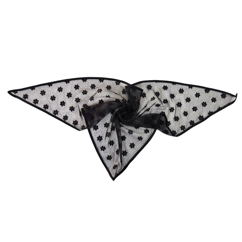 روسری زنانه مدل سه گوش توری طرح بابونه