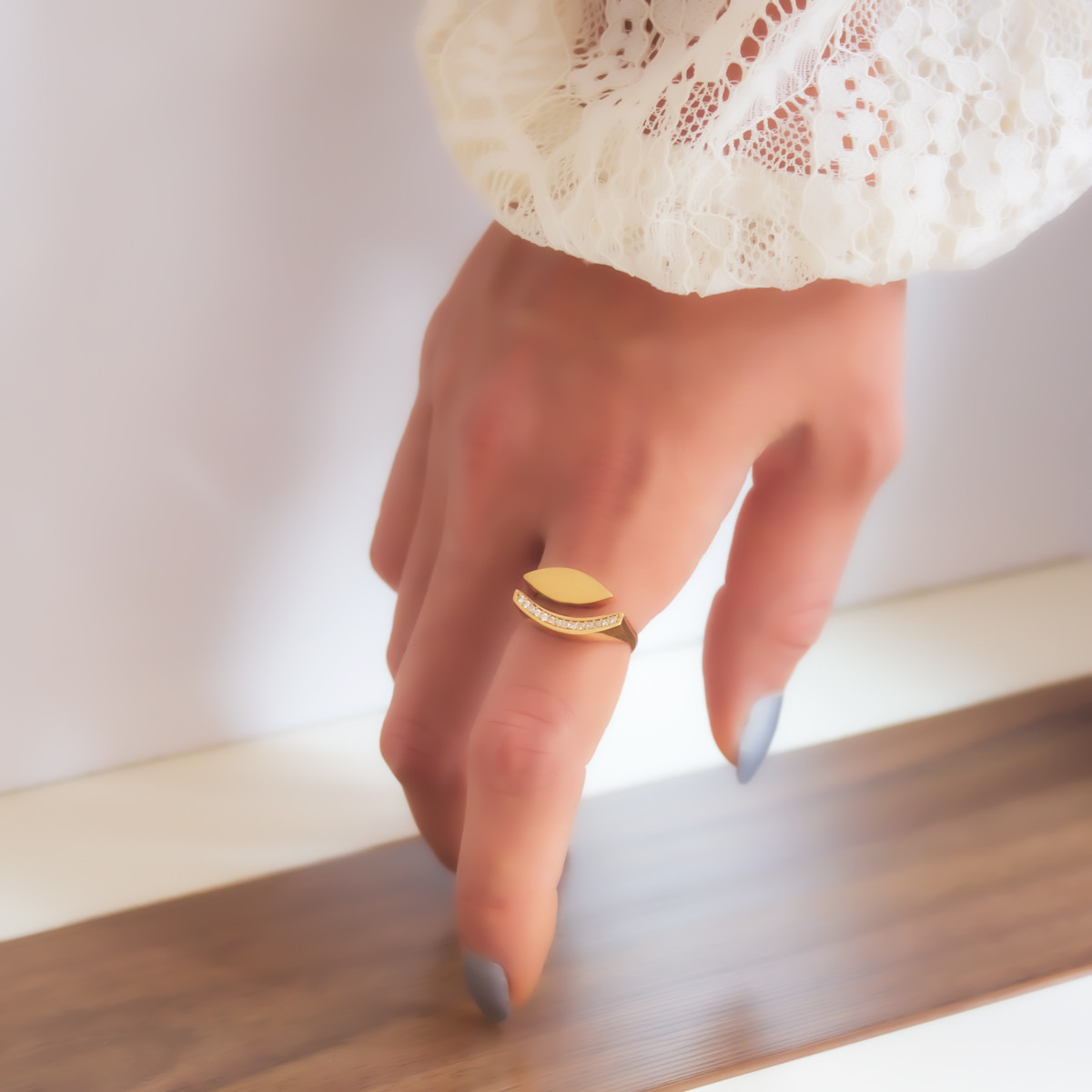 انگشتر طلا 18 عیار زنانه مدل F0010 انگشتر طلا 18 عیار زنانه مدل F0010