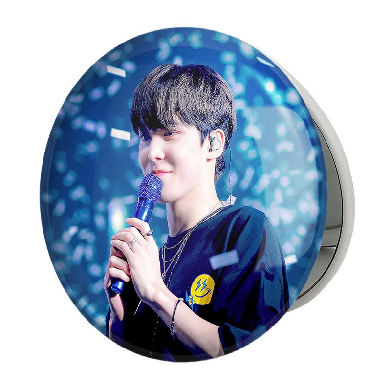 آینه جیبی خندالو طرح یونهو گروه ایتیز ATEEZ مدل تاشو کد 21214 