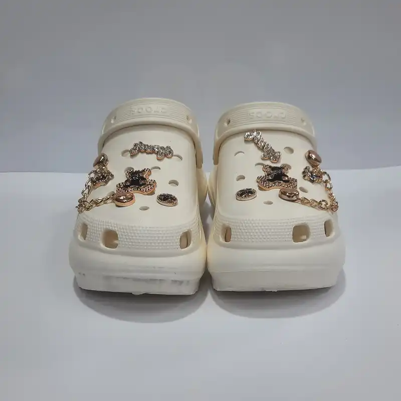 صندل زنانه مدل کراکس استیکردار نگینی