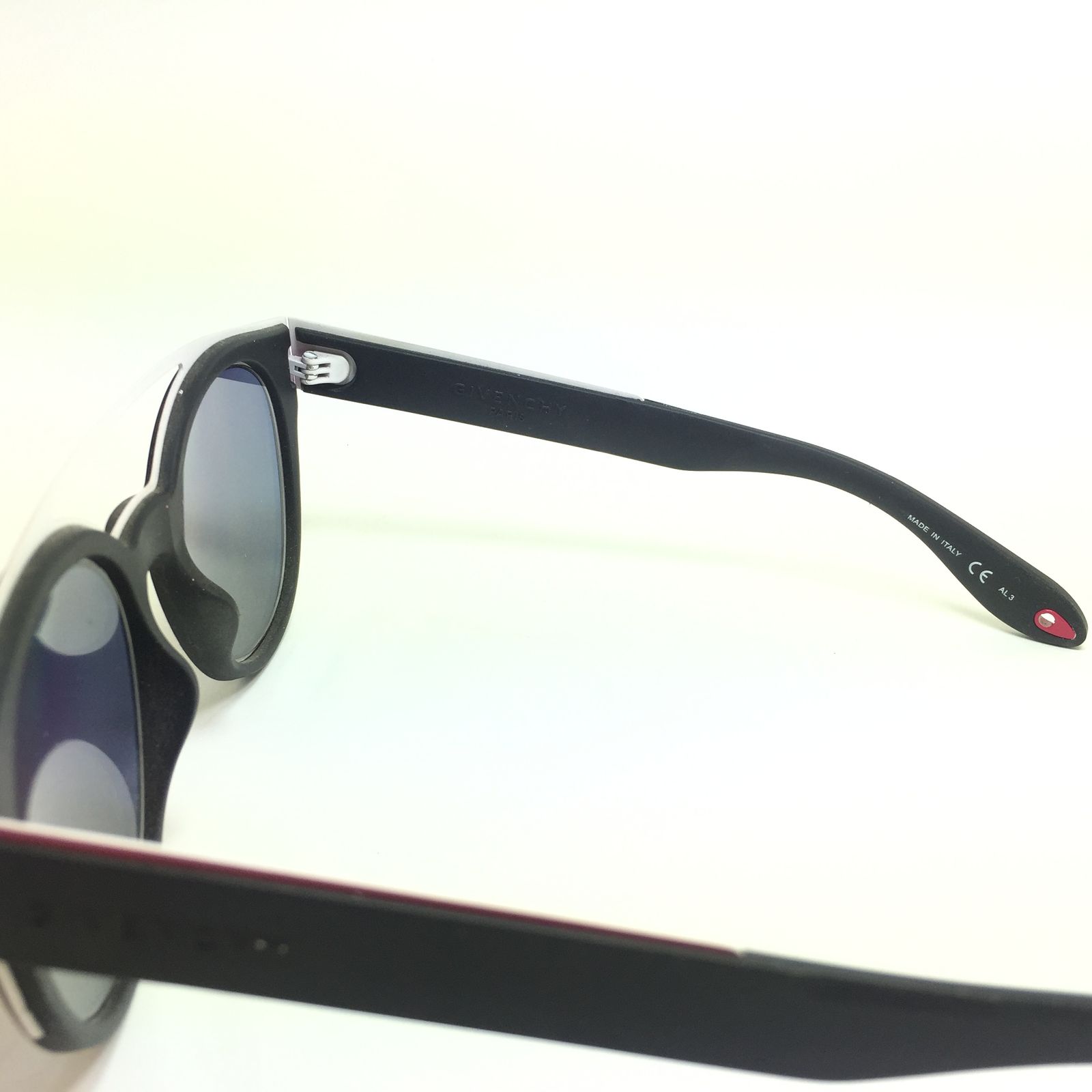 عینک آفتابی ژیوانشی مدل GV 7017 S -  - 4