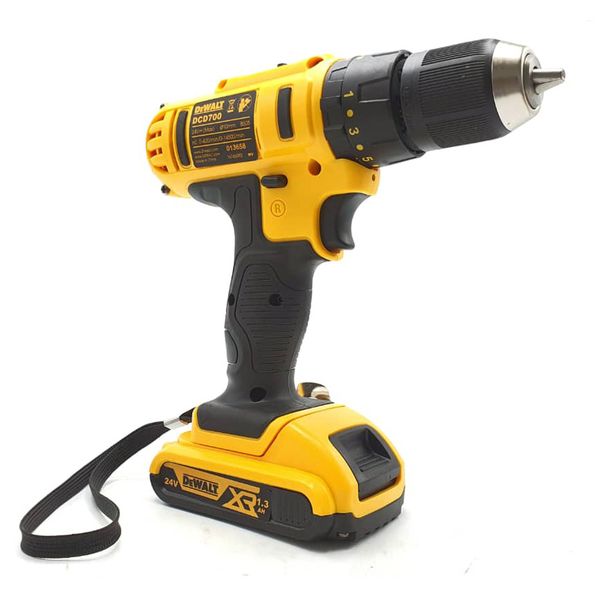 دریل پیچ گوشتی شارژی چکشی دیوالت مدل DCD700
