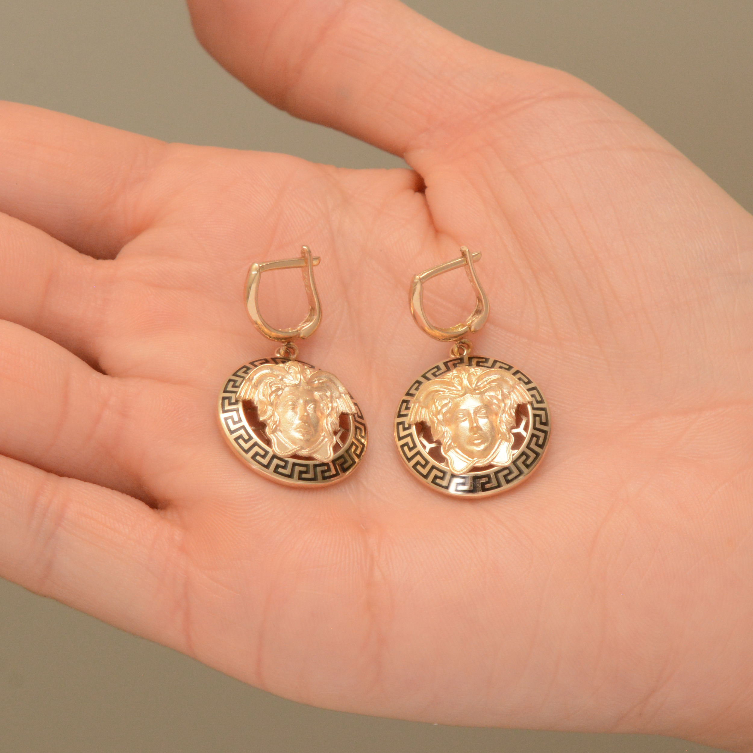 گوشواره طلا 18 عیار زنانه طلای مستجابی کد V1