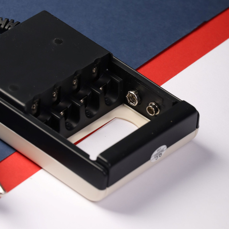 شارژر باتری دیجیتال سی اف ال مدل DET-203C