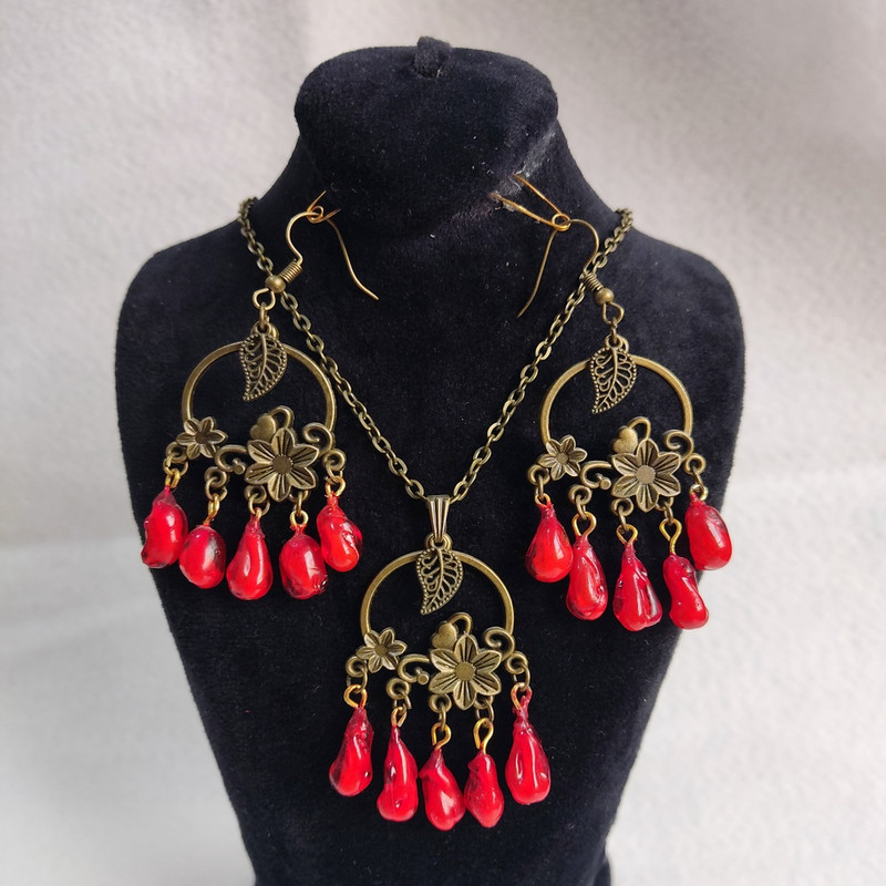 نیم ست زنانه مدل گل و دونه انار یلدایی نیم ست زنانه مدل گل و دونه انار یلدایی