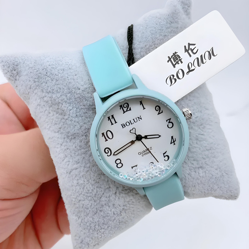 ساعت مچی عقربه ای بولون مدل بند ژله ای صفحه شنی 1 ساعت مچی عقربه ای بولون مدل بند ژله ای صفحه شنی 1