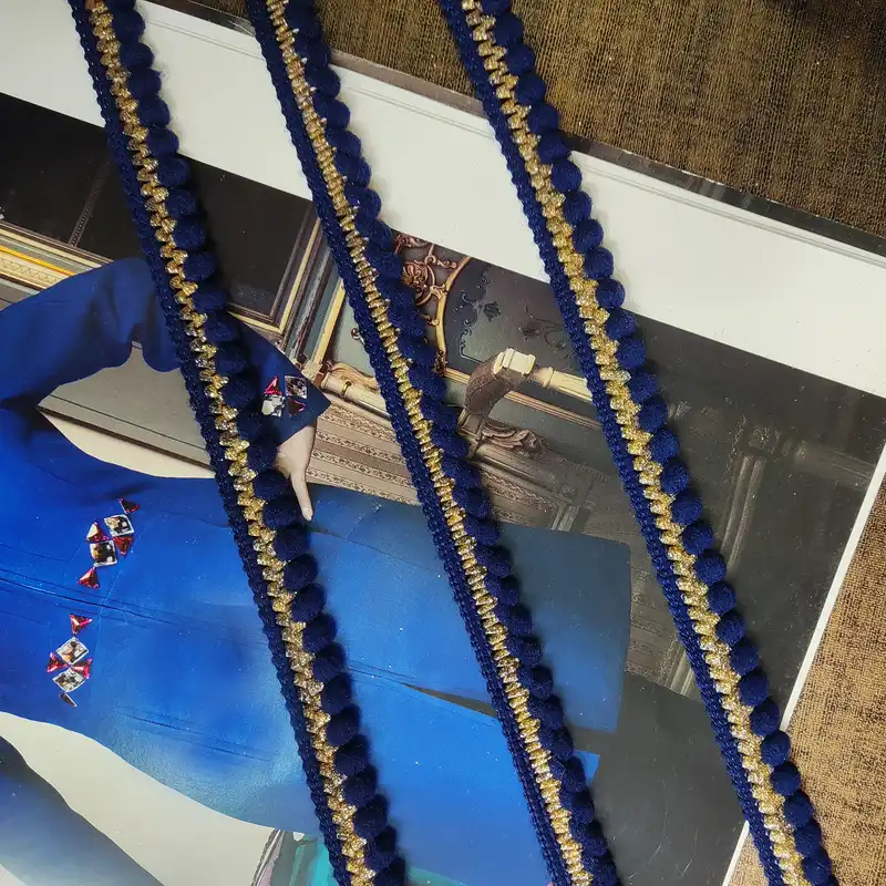 نوار یراق مدل منگوله ریز زری دار C طول 1 متر