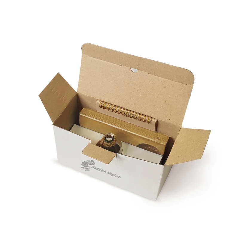 عکس شماره 2 : تقویم رومیزی چوبی سال 1404 پدیده نقش مدل plant place کد 1484