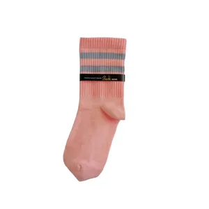 جوراب ورزشی زنانه پاوین مدل دو خط