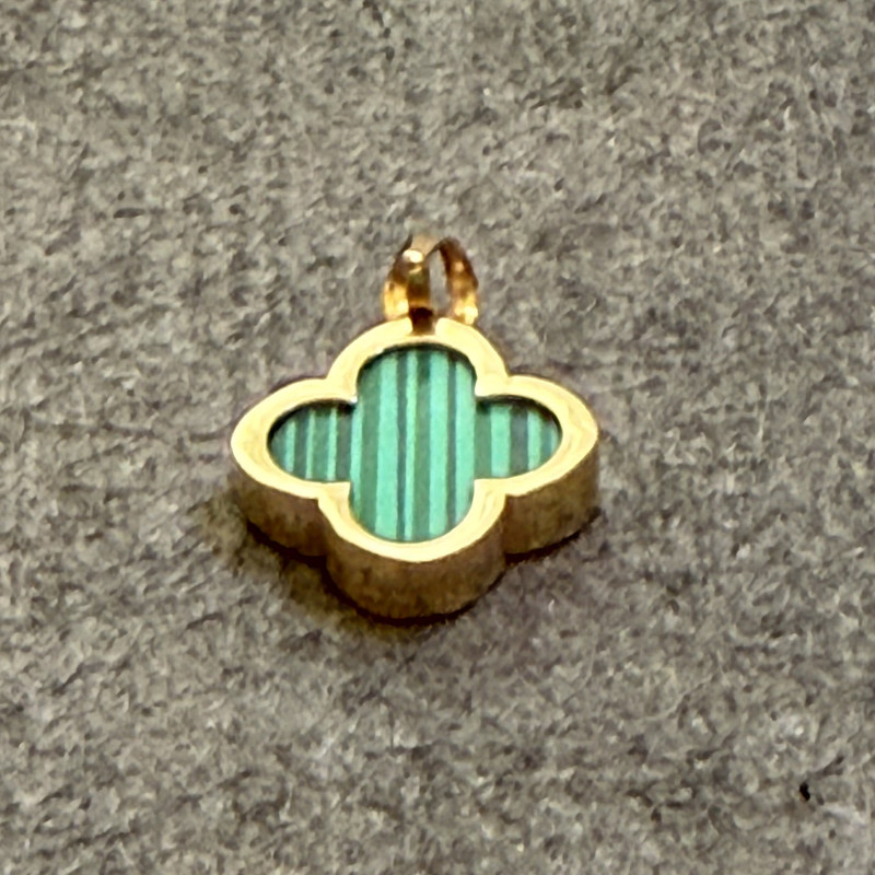 آویز گردنبند طلا 18 عیار زنانه دوست خوب مدل ونکلیف dk792 آویز گردنبند طلا 18 عیار زنانه دوست خوب مدل ونکلیف dk792