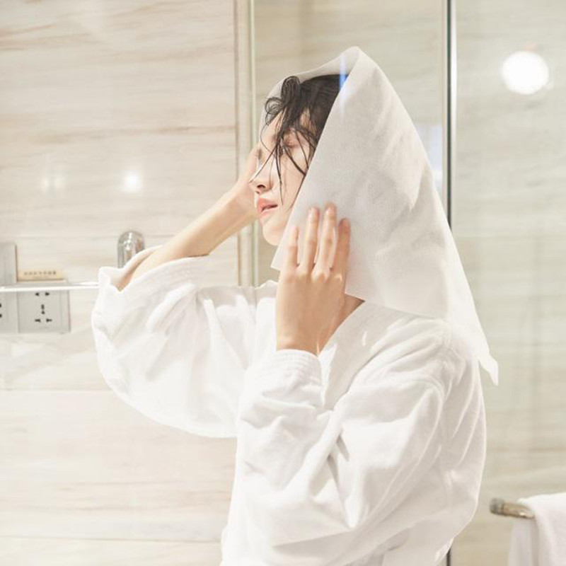 حوله یکبار مصرف نرگس طب مدل 60gr سایز 80X40 بسته 24 عددی