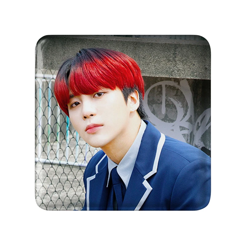 مگنت خندالو طرح جونگهو گروه ایتیز ATEEZ  مدل مربعی کد 21290