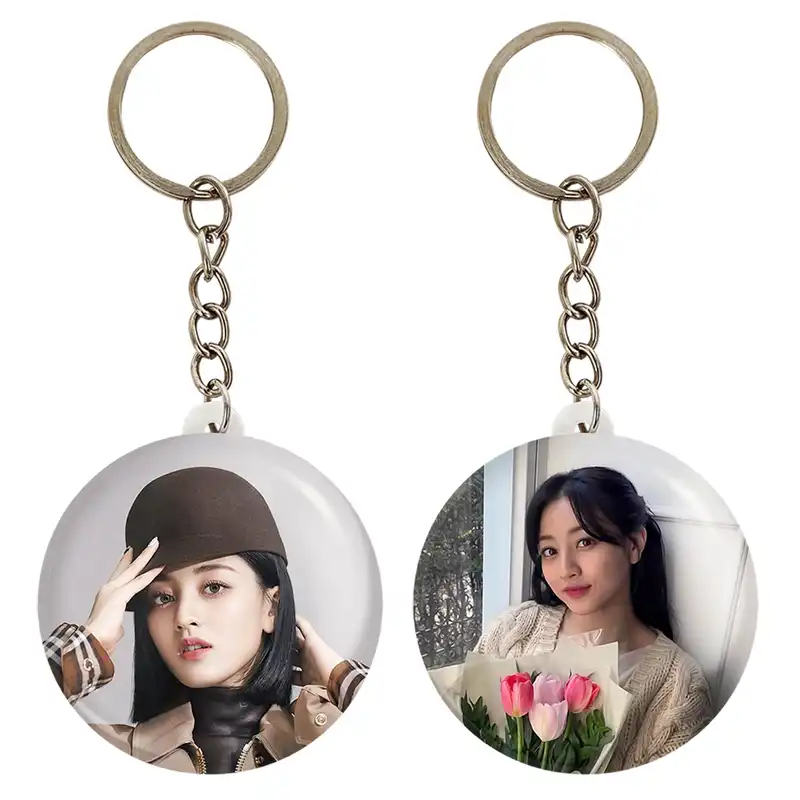 جاکلیدی خندالو مدل جیهیو گروه توایس TWICE کد 1988319884 مجموعه 2 عددی