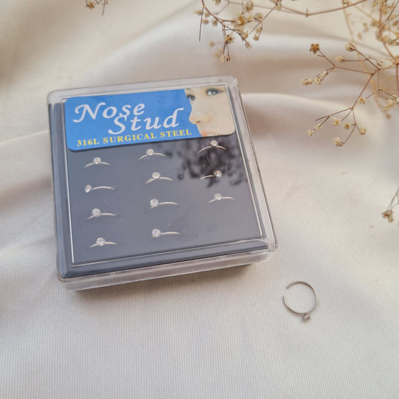 پیرسینگ بینی زنانه مدل حلقه تک نگین کد 1 پیرسینگ بینی زنانه مدل حلقه تک نگین کد 1