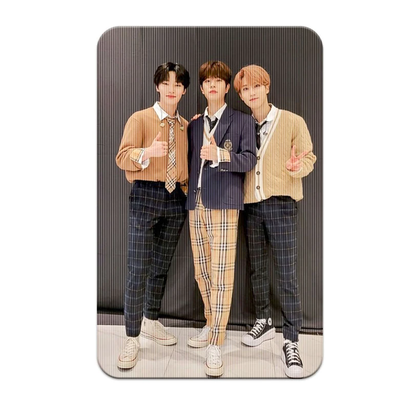 استیکر کارت پرمانه طرح straykids کد pm3d.2960