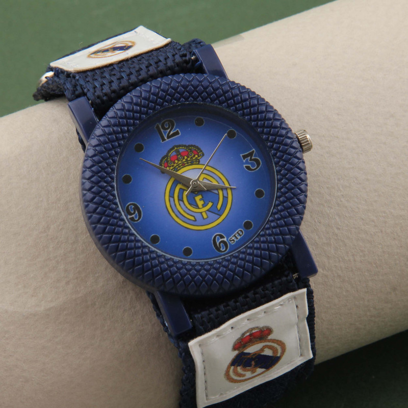 ساعت  مچی عقربه ای پسرانه مدل ورزشی بند کتان چسبی طرح رئال مادرید کد WHK_095