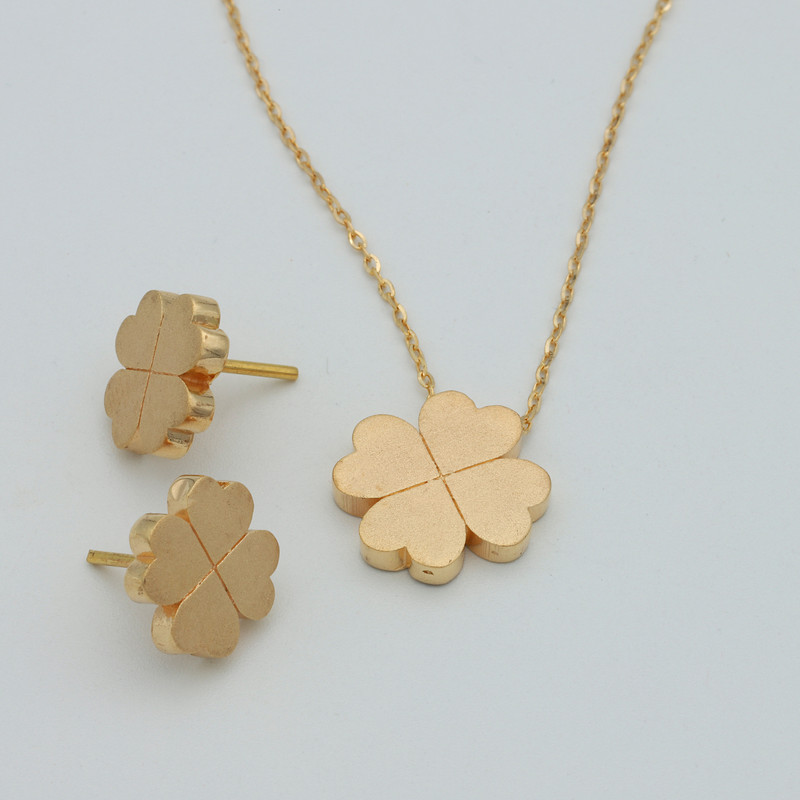 نیم ست طلا 18 عیار زنانه کد 816 نیم ست طلا 18 عیار زنانه کد 816