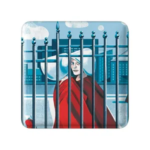 مگنت خندالو مدل سریال سرگذشت یک ندیمه The Handmaid&#39;s Tale کد 28635