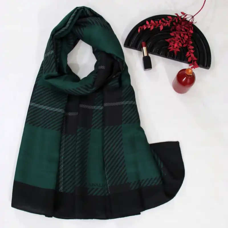 شال زنانه مدل پاییزی کجراه طرح هندسی کد a-2770