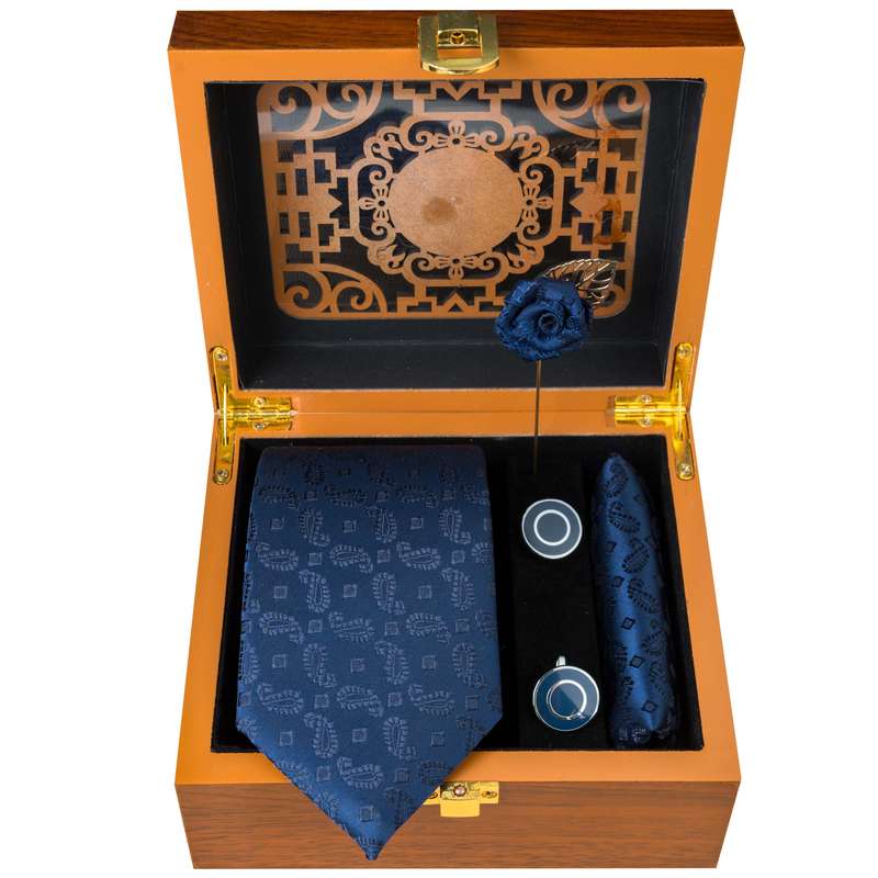 ست کراوات و دستمال جیب و دکمه سردست و گل کت مردانه مدل GF-PA352-BOX