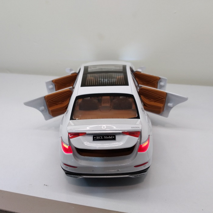 ماشین بازی مدل بنز طرح s600