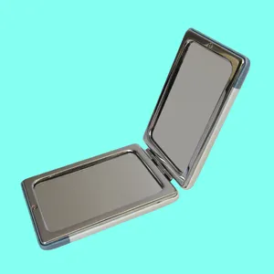 آینه جیبی مدل Mrs. Buyer