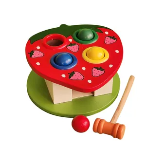 بازی آموزشی مدل چکش و توپک چوبی طرح توت فرنگی