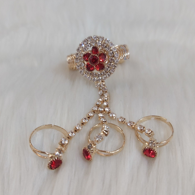 دستبند دخترانه مدل تمیمه طرح سه انگشتری کد tam117