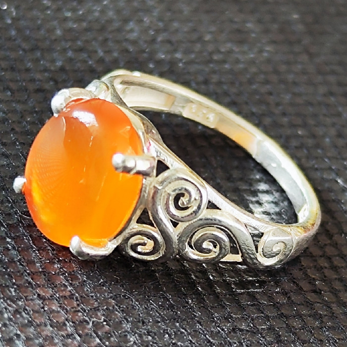 انگشتر نقره زنانه مدل عقیق یمانی کد 33