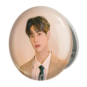 آینه جیبی خندالو طرح مارک گروه گات سون GOT7 مدل تاشو کد 21013 