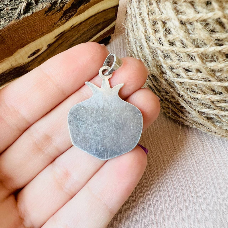 آویز گردنبند نقره زنانه مدل انار نوشته دار