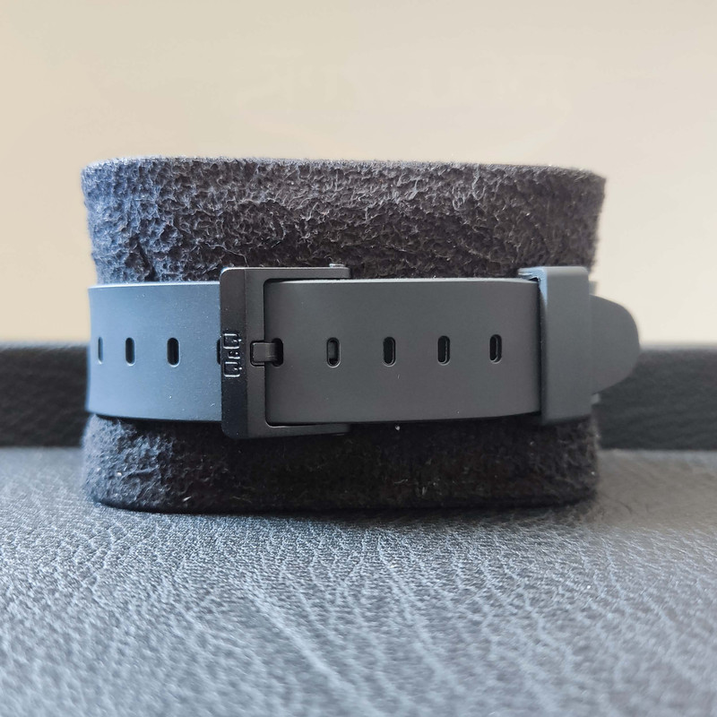 ساعت مچی عقربه ای کیو اند کیو مدل V12A-004VY