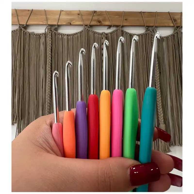 قلاب بافتنی مدل ZHLZ-3.5 به همراه سنجاق نشانه گذار بافتنی و سوزن دوخت کاموا مجموعه 4 عددی