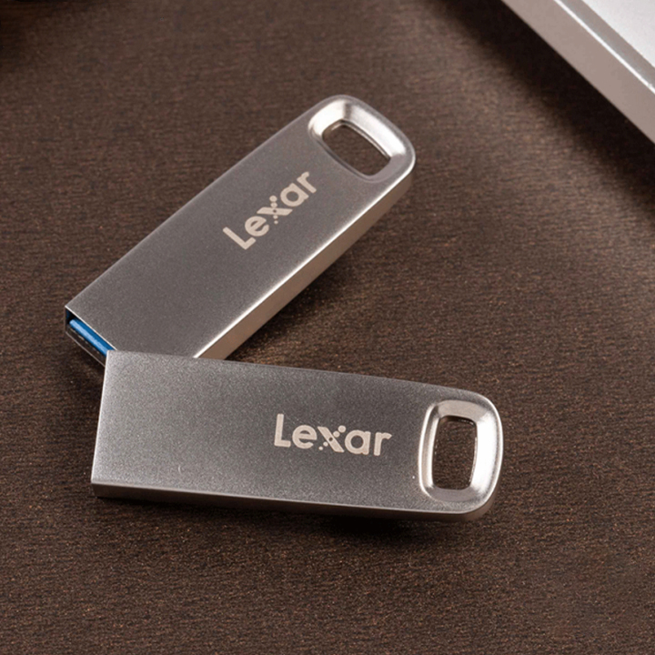 فلش مموری لکسار مدل JUMPDRIVE M35 ظرفیت 32 گیگابایت
