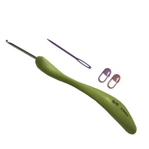 قلاب بافتنی مدل ZHL-D5.0-3.0MM به همراه سنجاق نشانه گذار بافتنی و سوزن دوخت کاموا مجموعه 4 عددی