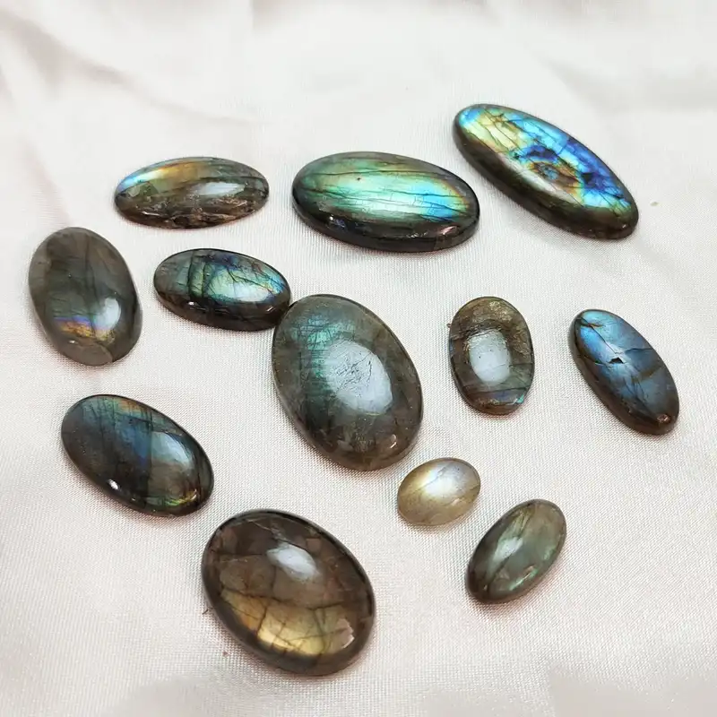 سنگ لابرادوریت مدل ماداگاسکار کد NG4031 مجموعه 12 عددی