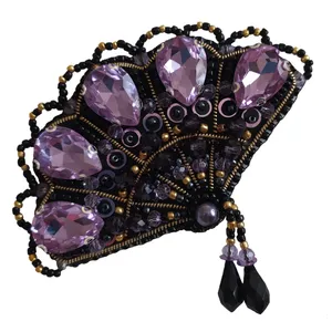 گل سینه زنانه مدل بادبزن