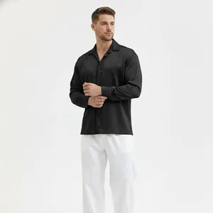 پیراهن آستین بلند یقه برگردان مردانه مدل ساتنی براق قواره باکسی 