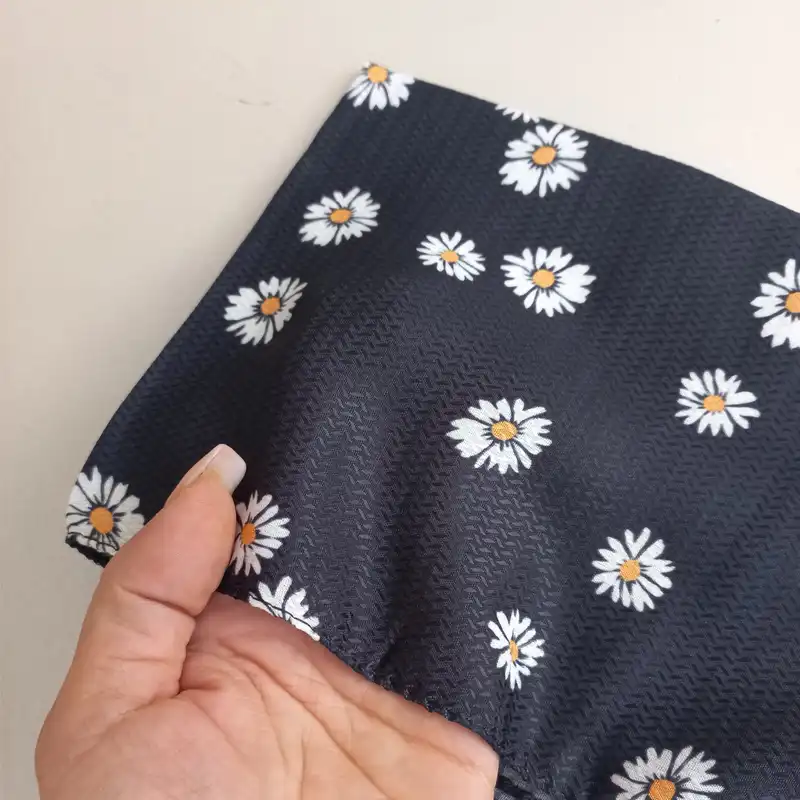 روسری زنانه مدل مینی اسکارف نخی بابونه ای قواره کوچک کد 61