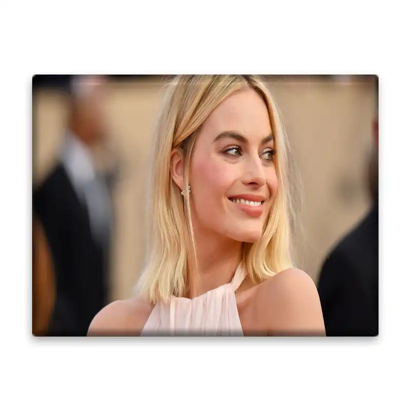 کاشی اطلس آبی طرح بازیگر مارگو رابی مدل T5906