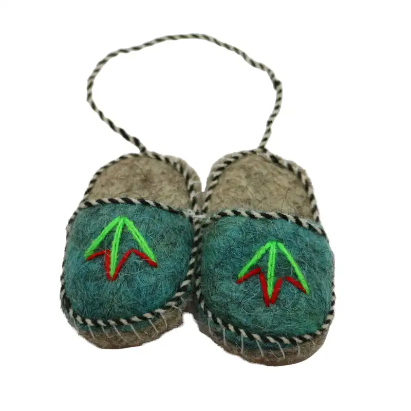 آویز تزیینی مدل دمپایی سنتی کد 55