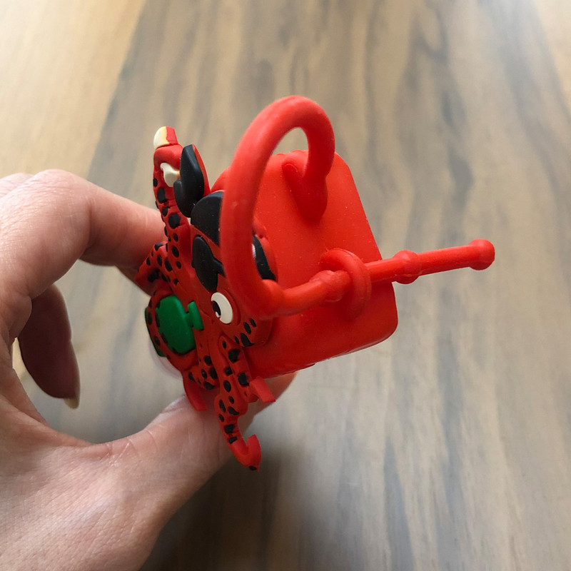 محفظه نگهداری ژل ضد عفونی کننده دست طرح هشت پا کد SH-724