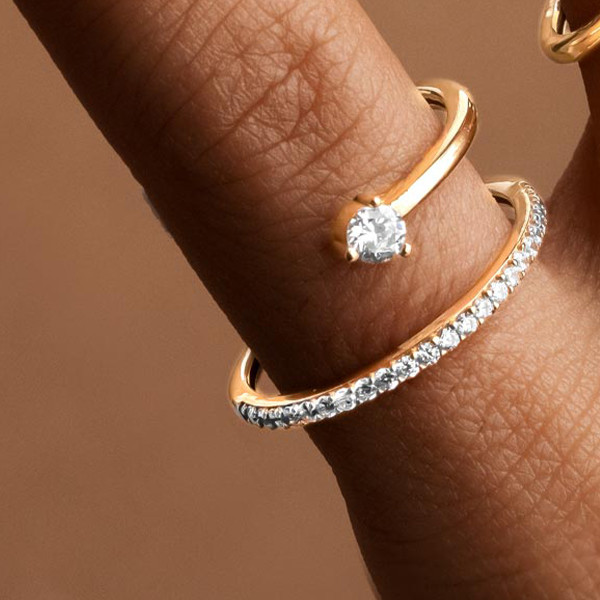 انگشتر طلا 18 عیار زنانه ماوی گالری مدل دو لاین سنگ و نگین خطی