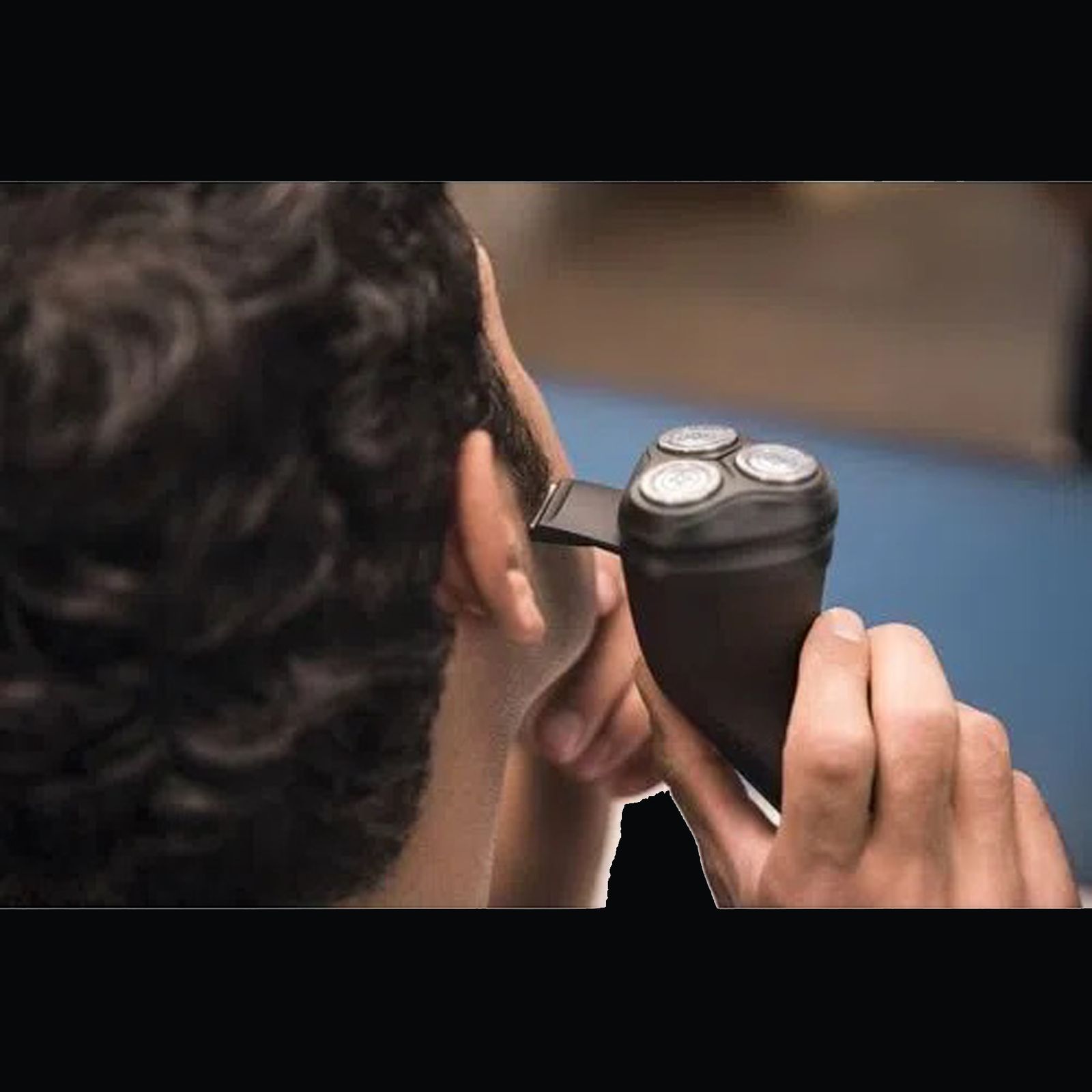 ماشین اصلاح موی صورت فیلیپس مدل S1223/41، اصلاح به صورت صفر زن، چراغ نشانگر شارژ، استفاده به صورت خشک و مرطوب، ضدآب، منبع انرژی باتری، تکنولوژی اصلاح به صورت برش چرخشی، مدت زمان شارژ 480 دقیقه و مدت زمان استفاده پس از شارژ 40 دقیقه، به‌همراه برس -  - 13