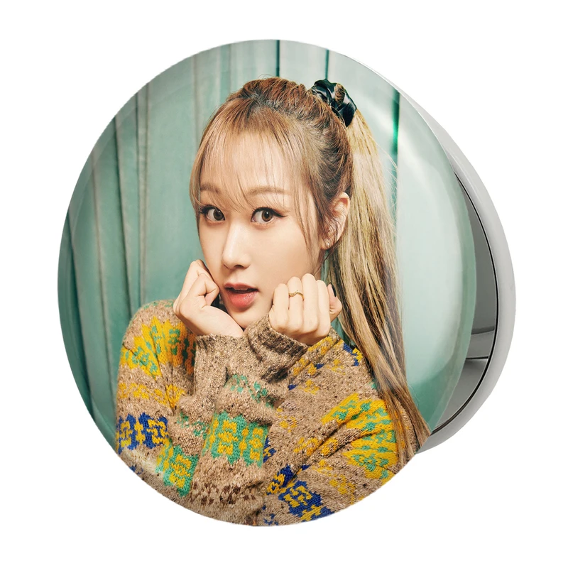 آینه جیبی خندالو طرح جیزل گروه گروه آسپا Aespa مدل تاشو کد 19698 