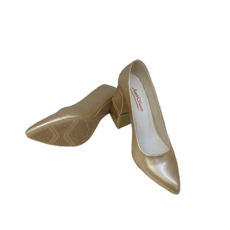 کفش زنانه مدل ZOP 21 TLM گرد رنگ طلایی