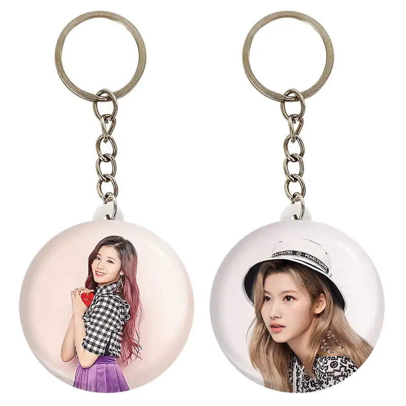 جاکلیدی خندالو مدل سانا گروه توایس TWICE کد 1991719920 مجموعه 2 عددی